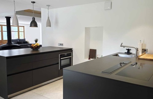 Veyrier-du-Lac Villa | "Annecy Location Prestige: Villa Josephine – Stunning View of Lake Annecy"