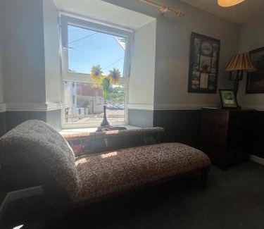 Skibbereen Bed & Breakfast | Annie May's Bar, B&B
