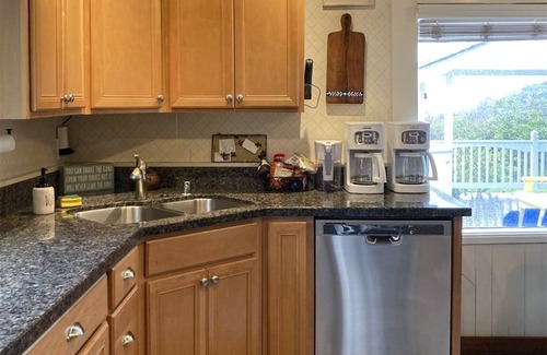 Fort Bragg House | Annie`s Beach House - A historic and cozy rental just minutes away from the beach!