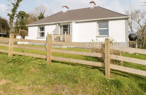 Jamestown Cottage | ANNIE'S COTTAGE, pet friendly in Ballinamore, County Leitrim