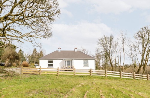 Jamestown Cottage | ANNIE'S COTTAGE, pet friendly in Ballinamore, County Leitrim