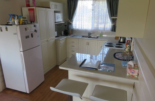 Hadspen Cottage | Annie's River Retreat-last minute deals, family friendly home, rural/river views
