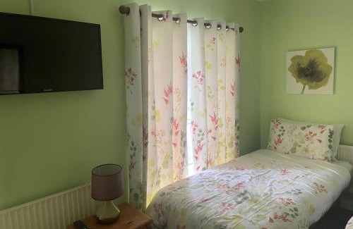 Naran Bed & Breakfast | ANNORA Bar & Accommodation