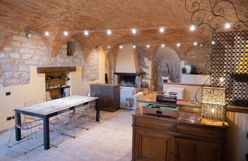Spello Apartment | another brick in the vault