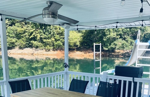 Big Creek House | Another Day In Paradise - Floating Cottage