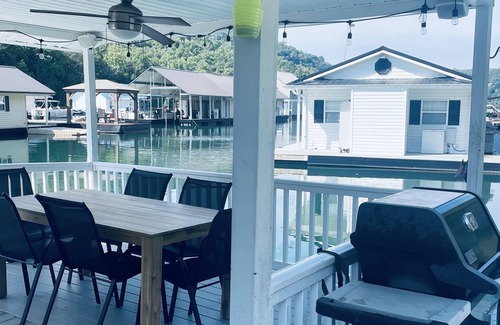 Big Creek House | Another Day In Paradise - Floating Cottage