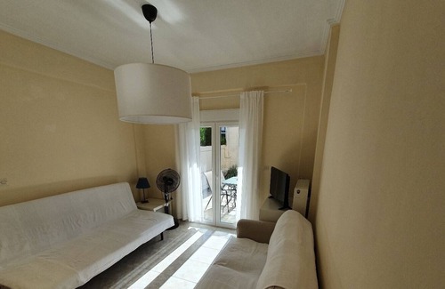 Kallithea House | Anris Dom - A house in a quiet part of the center of Kallithea