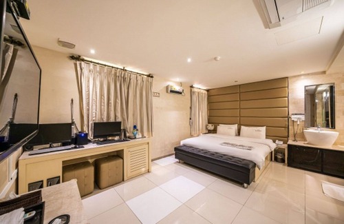 Suwon Hotel | Ansan Chocolate