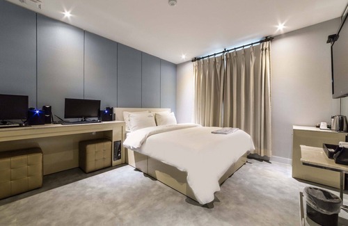 Suwon Hotel | Ansan Chocolate