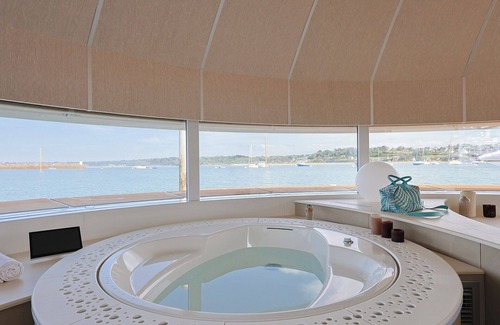 Le Ru Boat Rental | Anthenea, Suite Hôteliere Flottante 5