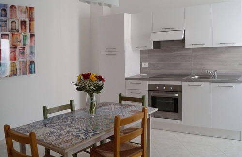 Turi House | Antiche Mura Apartments "Nel Cielo di Puglia"
