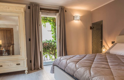 Antignano Bed & Breakfast | Antico Tralcio