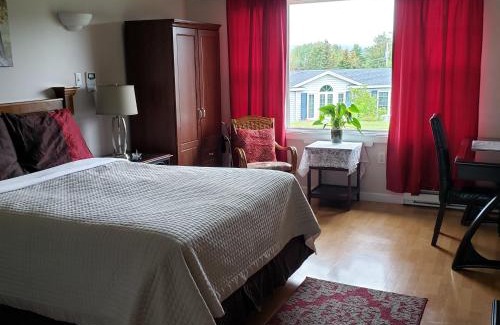 Antigonish House | Antigonish Evergreen Inn