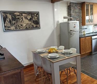 Mundaka Apartment | Antigua casa de pescadores con GARAJE PRIVADO