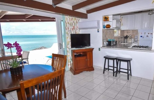 Dickenson Bay Apartment | Antigua Village - Condo 10S
