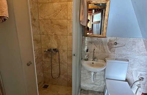 Akcaabat Hotel | Antik House Bungalov