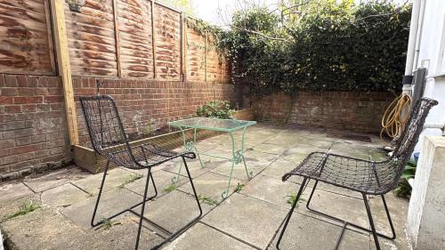 Homerton Apartment | Antique BnB Hackney