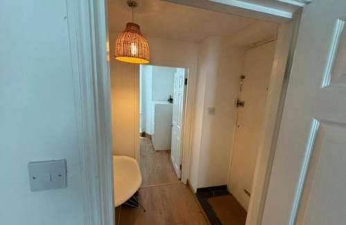 Homerton Apartment | Antique BnB Hackney