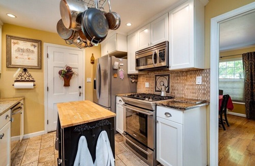 Kettering House | Antique Charm | Cozy 2BR Retreat w/Private Patio