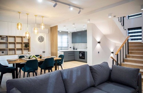 Seki Apartment | Antique Hills