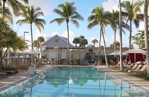 Key West Boat Rental | Antique trawler 2-bedroom boat in phenomenal Key West