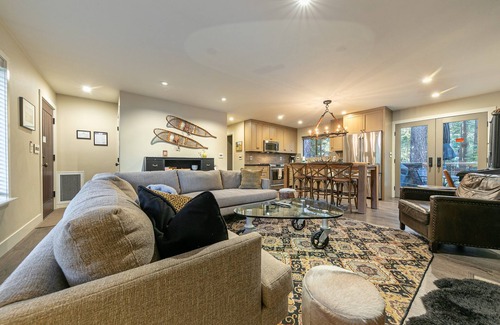 Sunnyside House | Antler Cabin By Tahoe Getaways - Completely Remodeled 2 BR in Tahoe Park