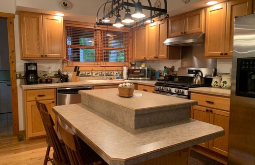 Alpine Lake House | Antler Ridge 2B w/Loft Cabin w/Fireplace, Screened Porch & Lake Access