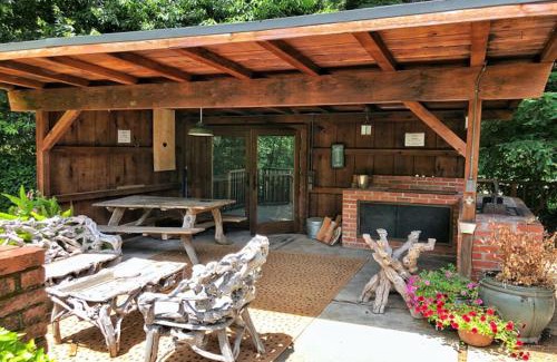 Guerneville House | Antler River Lodge