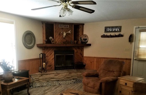 Ruidoso House | Antlers at Cedar Creek - Three Bedroom Cabin with Hot Tub