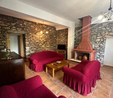 Oichalia Apartment | Antonia's Rustic Retreat