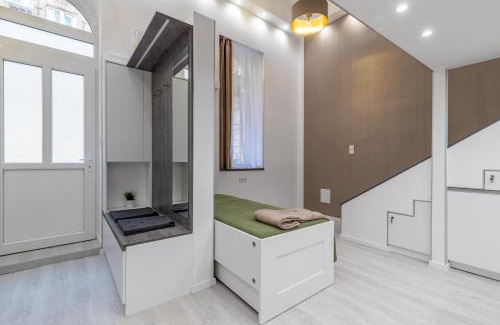 Palace District Apartment | Antonio Residence