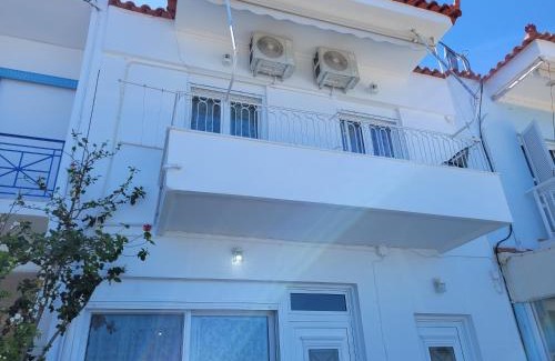 Livadi Apartment | Antonys Apartment Sea View II (1st floor)