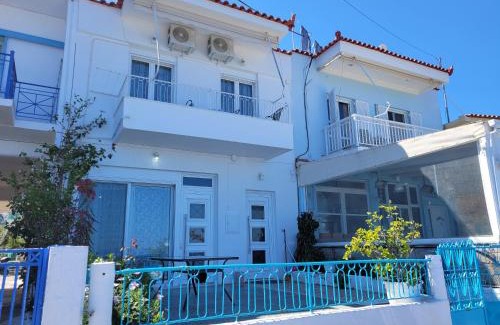 Livadi Apartment | Antonys Apartment Sea View II (1st floor)