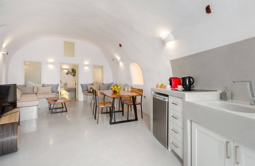 Imerovigli Villa | Antrum Cave Villa