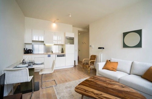 University District Apartment | Antwerp Terrace Haven: 1-BR Oasis in the Centre