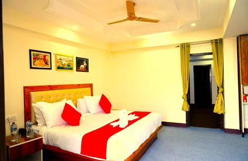 Mallital Hotel | Anvi Retreat Scenic Mountain View Hotel & Resort, Nainital