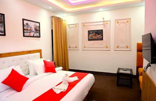Mallital Hotel | Anvi Retreat Scenic Mountain View Hotel & Resort, Nainital