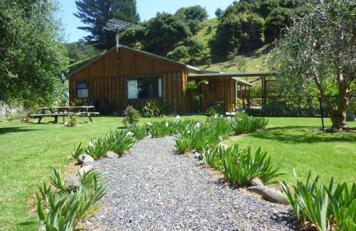Tryphena Cabin | Aotea Lodge Escape Packages