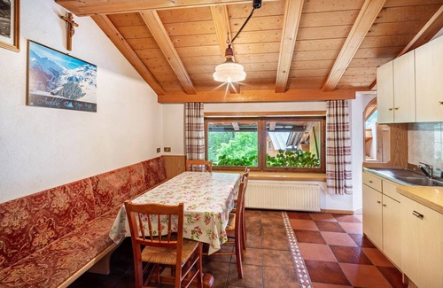 Livinallongo del Col di Lana Apartment | Apartment 'Appartamento La Mirandola Rosso' with Mountain View, Private Terrace and Wi-Fi