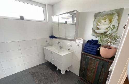 Deggenhausertal Apartment | Apartment "Sonnige Penthouse" with Mountain View, Terraces & Wi-Fi