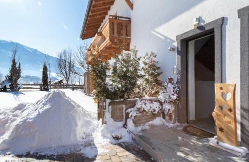 Saalfelden am Steinernen Meer Apartment | Apartment in Saalfelden near Ski Slopes