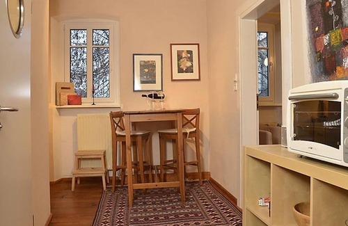 Neustadt-Gimmeldingen Apartment | Apartment Kastanienbusch - House Mandelblüte