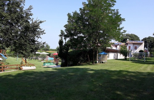 Sona Apartment | Apartment in the green hinterland moraine hills inland Lake Garda