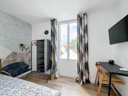 Saint-Pierre-du-Perray Apartment | Apart 5 Pers,40min Paris, Orly 20min, Disneyland 40min N1