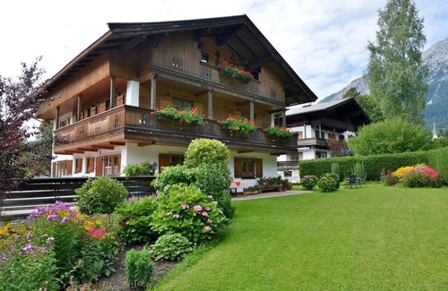 Scheffau am Wilden Kaiser Apartment | Apartment with 3 rooms 7-9 pers. - Country house Brunneck