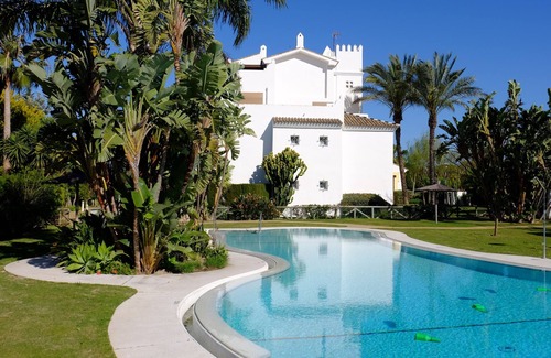 Rota Apartment | Apart. Costa Ballena in Urb. Exclusive 3D, 2B, A/C, Garage, pool, paddle.