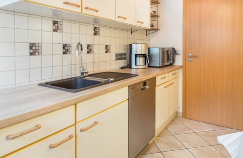 Sankt Georgen im Schwarzwald Apartment | Apartment 'Schwarzwaldblick' with Mountain View, Balcony and Wi-Fi