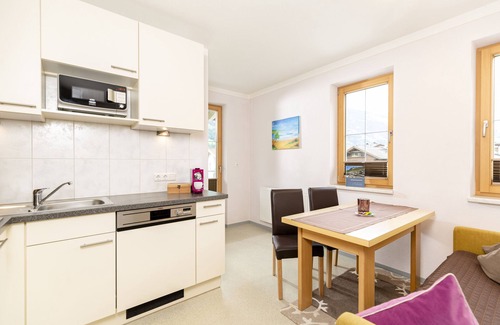 Ramsau im Zillertal Apartment | Apart Heim - sunny balcony - next to ski and hiking bus and the Zillertalbahn