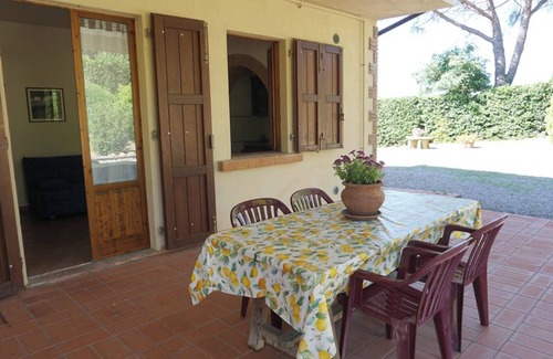 Montecatini Val di Cecina Apartment | Apartment '3' with Shared Pool, Shared Garden and Wi-Fi