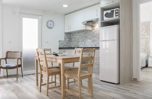 Alicante City Centre Apartment | APART.RIVERA #3 IN THE OLD TOWN ONLY 10 MINUTES WALKING DISTANCE TO THE BEACH.